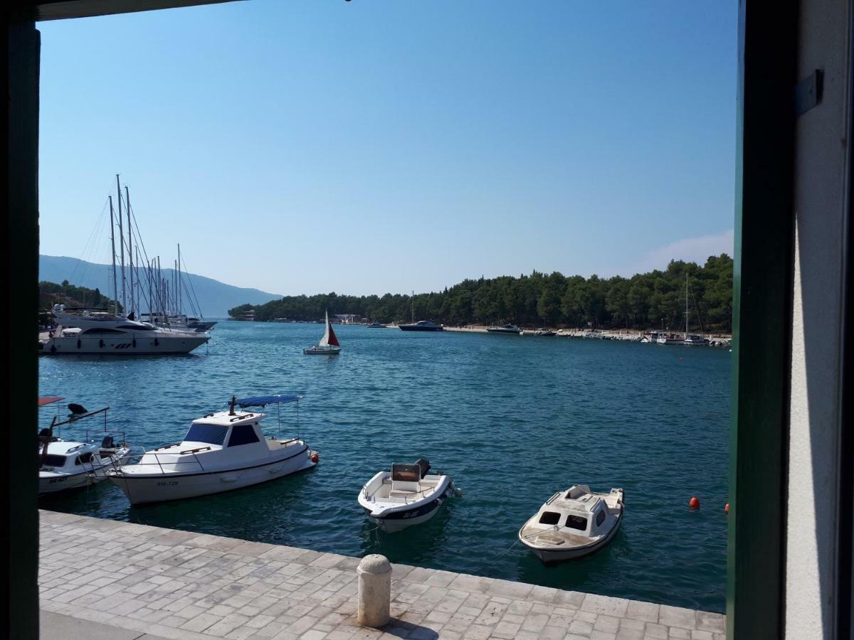 House At The Seafront Apartment Stari Grad  Exterior foto